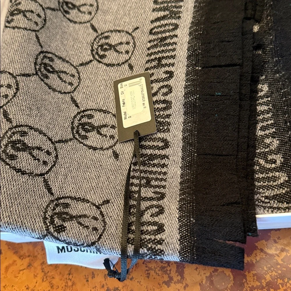 Moschino Gray and Black 100% Wool Fringe Throw Wrap Scarf. New With Tags - Picture 7 of 7